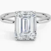 Joss Halo 3,04 karat emerald merkez ve halo pırlantalı yüzük