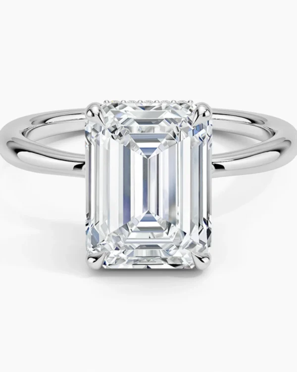 Joss Halo 3,04 karat emerald merkez ve halo pırlantalı yüzük