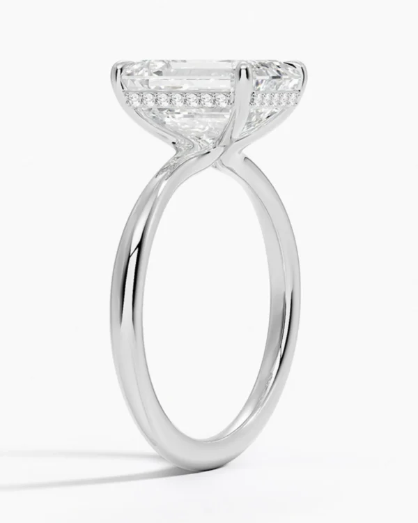 Joss Halo – 3,04 Karat Emerald Tektaş Yüzük