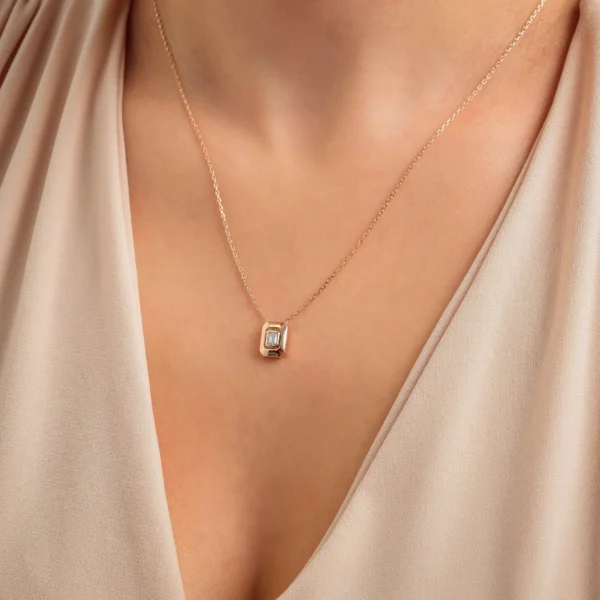 9944244158758 Joss Petite emerald kesim pırlantalı kolye